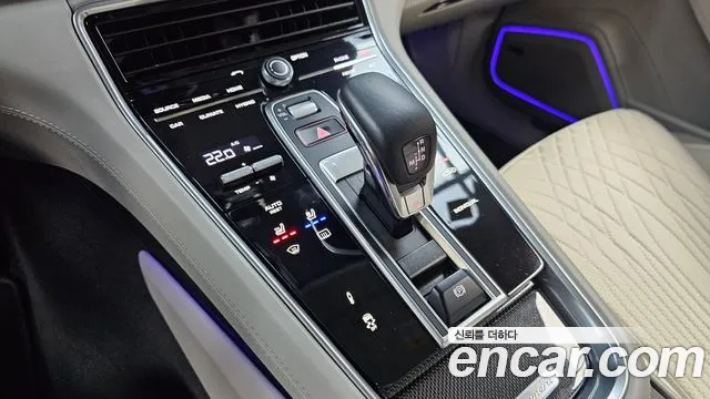 Porsche Panamera 2018 thumb 9
