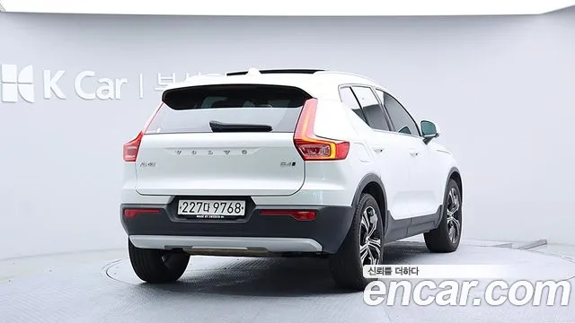 Volvo XC40 2020 thumb 4