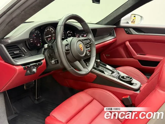 Porsche 911 2020 thumb 7