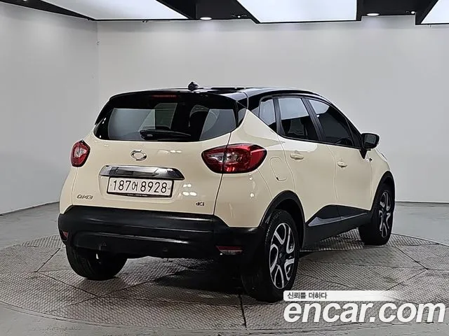 Renault-KoreaSamsung Captur 2015 thumb 4