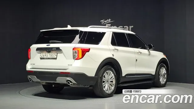 Ford Explorer 2020 thumb 2