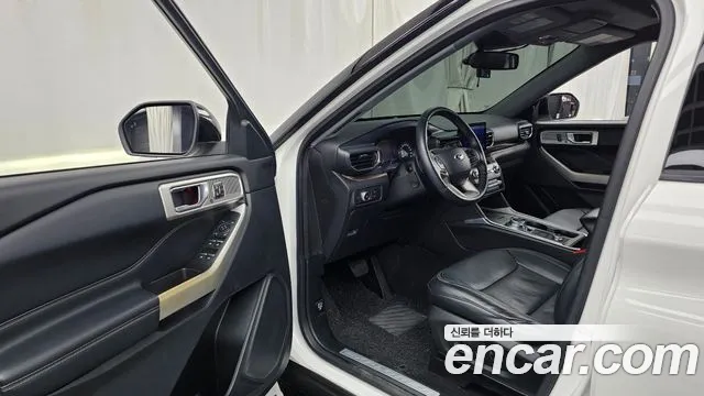Ford Explorer 2020 thumb 10