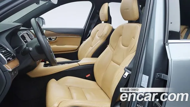 Volvo XC90 2020 thumb 10