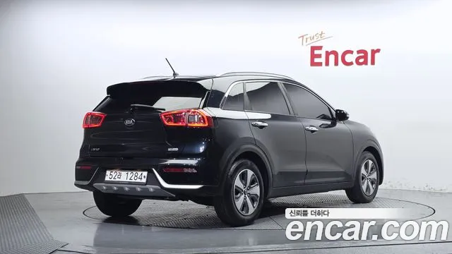 Kia Niro 2017 thumb 2