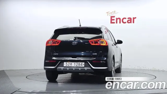 Kia Niro 2017 thumb 4