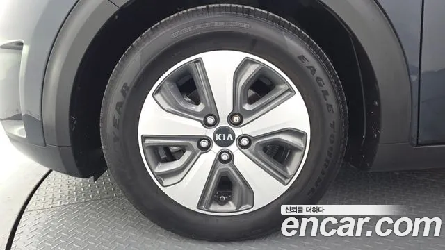 Kia Niro 2017 thumb 5