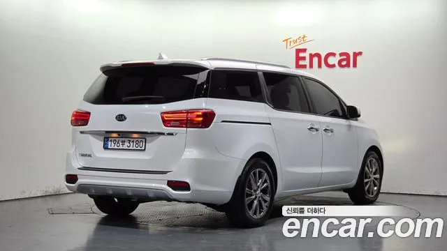 Kia Carnival 2019 thumb 2