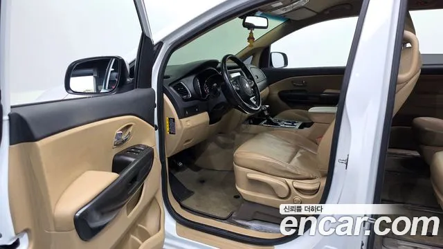 Kia Carnival 2019 thumb 10