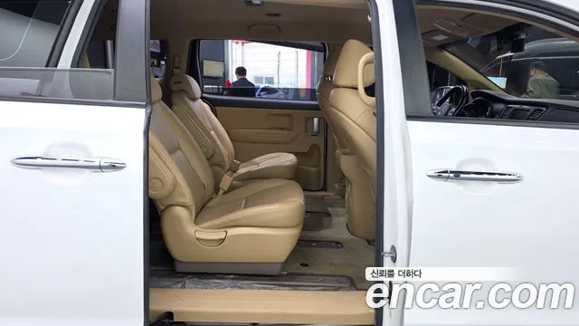 Kia Carnival 2019 thumb 12