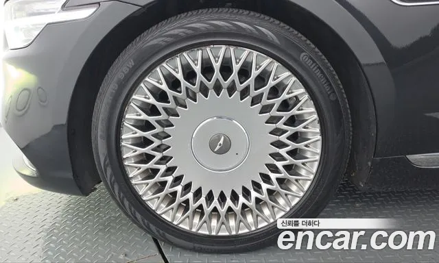 Genesis G90 2018 thumb 5