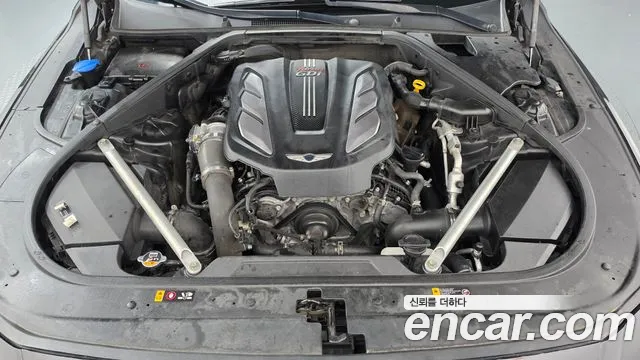 Genesis G90 2018 thumb 6