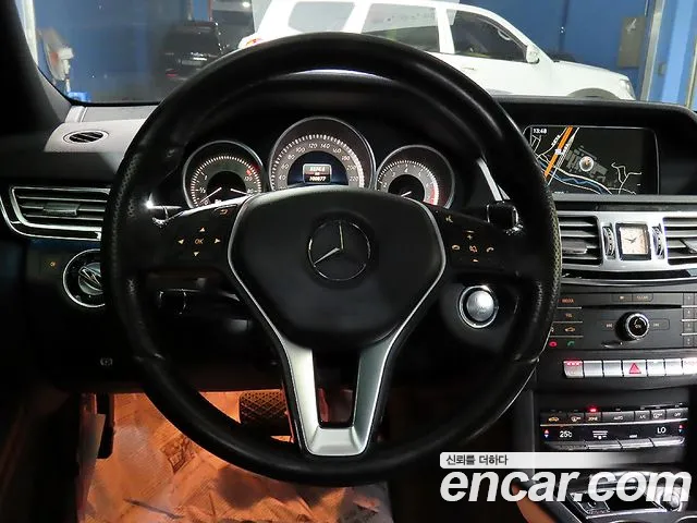 Mercedes-Benz E-Класс 2015 thumb 9