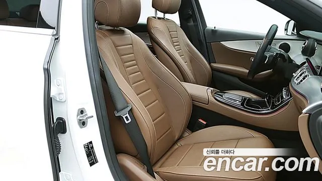 Mercedes-Benz E-Класс 2021 thumb 9