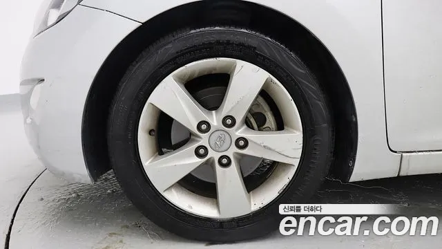 Hyundai Avante 2011 thumb 5