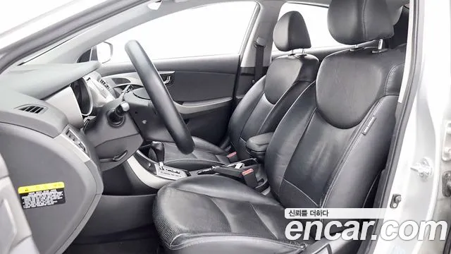 Hyundai Avante 2011 thumb 10
