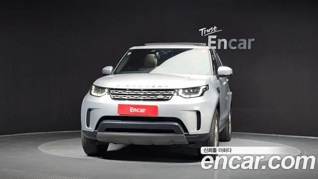Land Rover Discovery 2018 thumb 3
