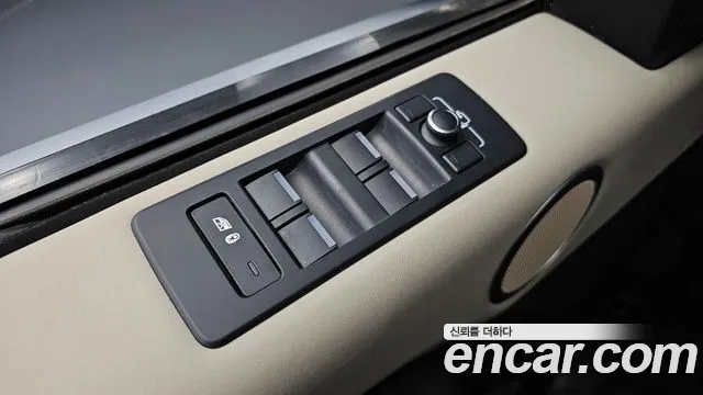Land Rover Discovery 2018 thumb 12