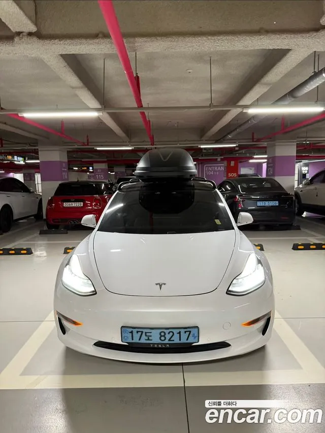 Tesla Model 3 2020 thumb 3