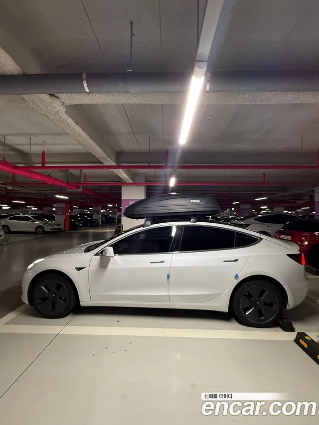 Tesla Model 3 2020 thumb 5