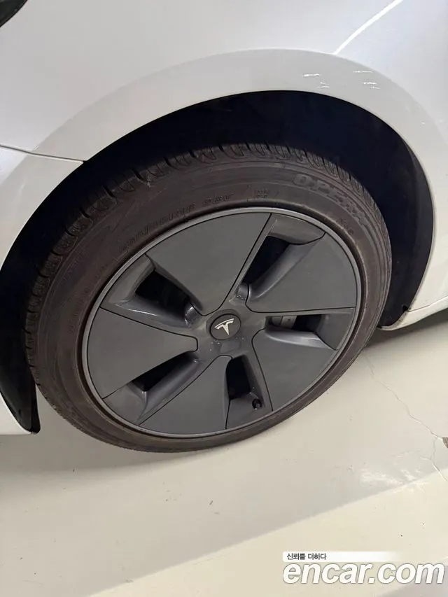 Tesla Model 3 2020 thumb 7