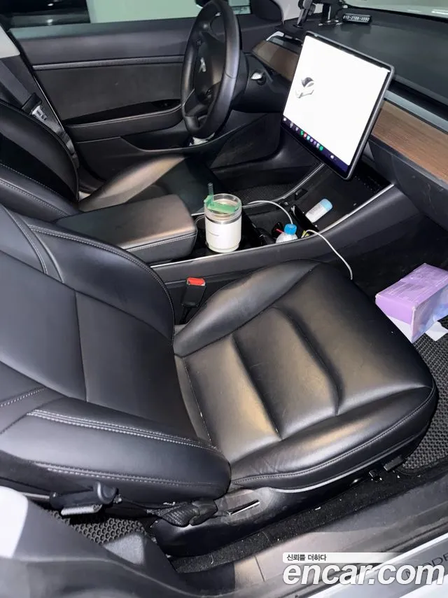 Tesla Model 3 2020 thumb 11