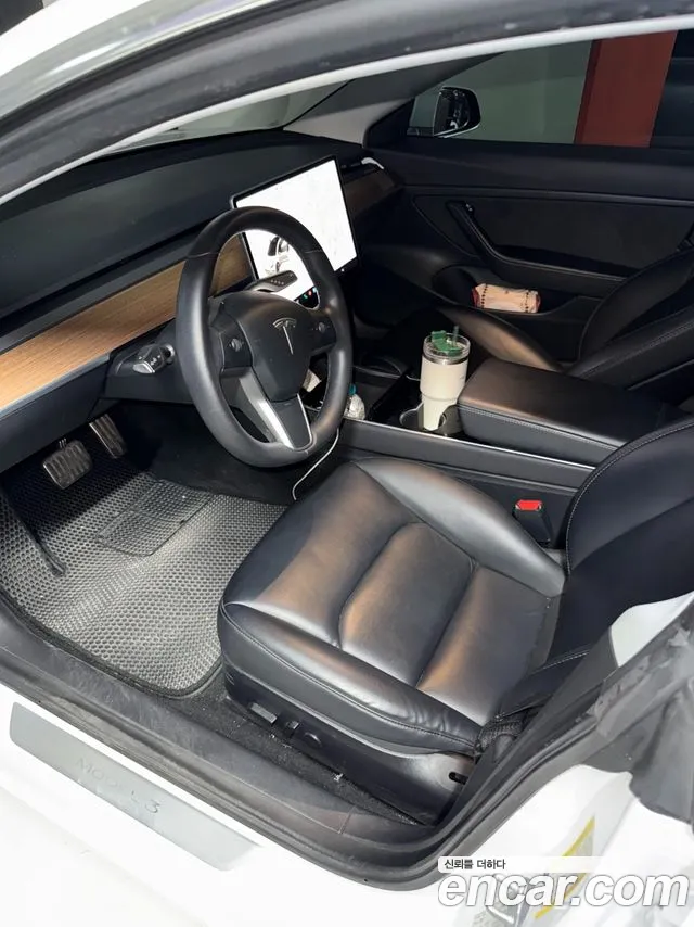 Tesla Model 3 2020 thumb 12