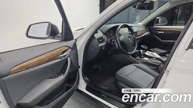 BMW X1 2013 thumb 10