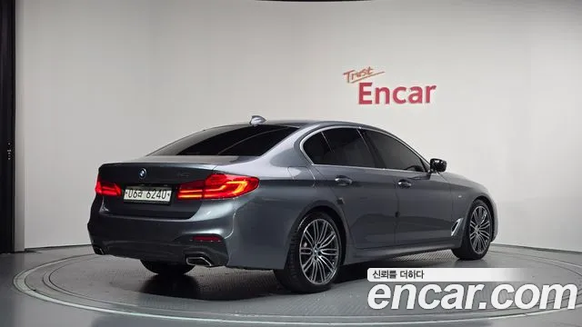 BMW 5-Series 2019 thumb 2