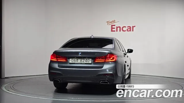 BMW 5-Series 2019 thumb 4