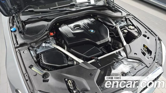 BMW 5-Series 2019 thumb 6