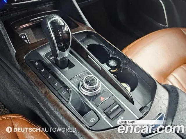 Maserati Levante 2017 thumb 9
