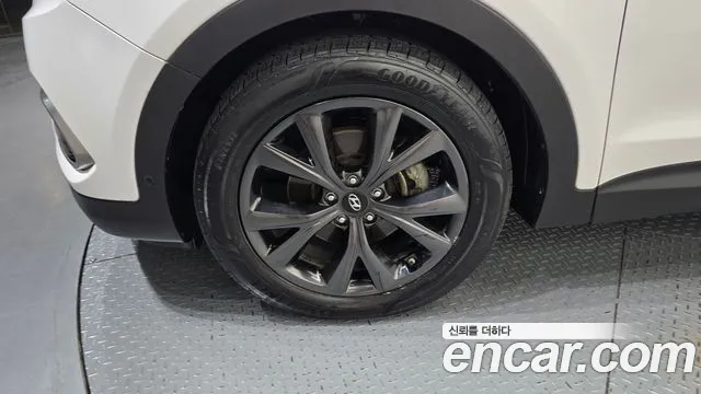 Hyundai Santa Fe 2016 thumb 5