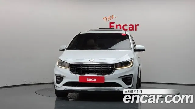 Kia Carnival 2018 thumb 3