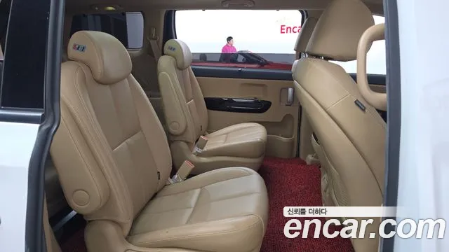 Kia Carnival 2018 thumb 11