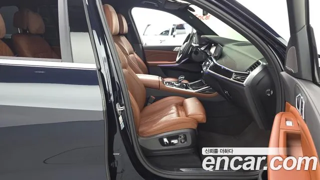 BMW X7 2021 thumb 10
