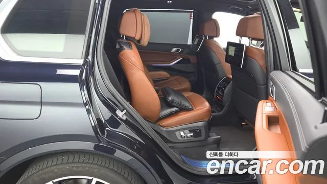 BMW X7 2021 thumb 12