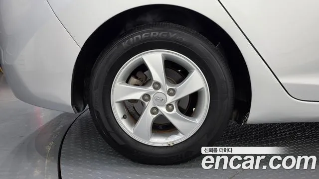 Hyundai Avante 2012 thumb 5