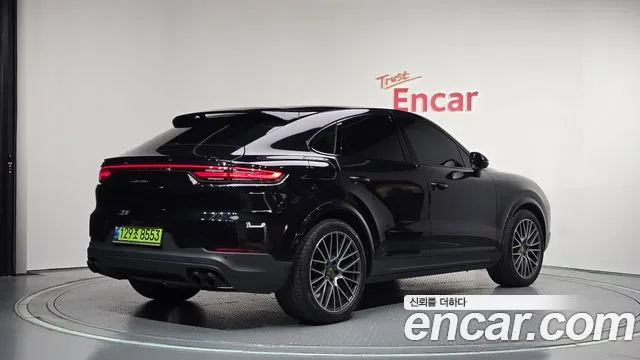 Porsche Cayenne 2022 thumb 2