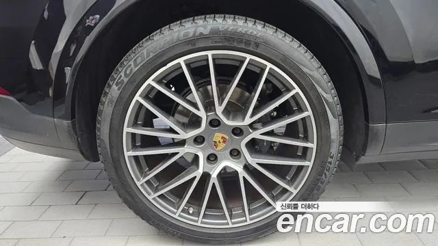 Porsche Cayenne 2022 thumb 5