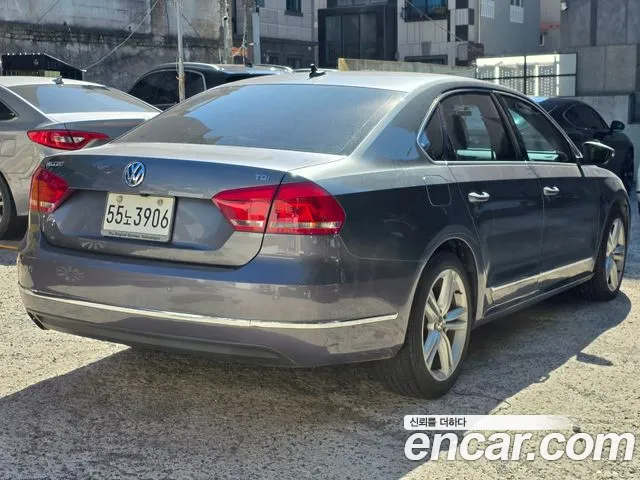 Volkswagen Passat (North America and China) 2013 thumb 2