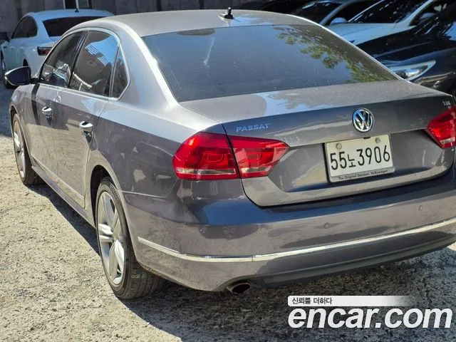 Volkswagen Passat (North America and China) 2013 thumb 4