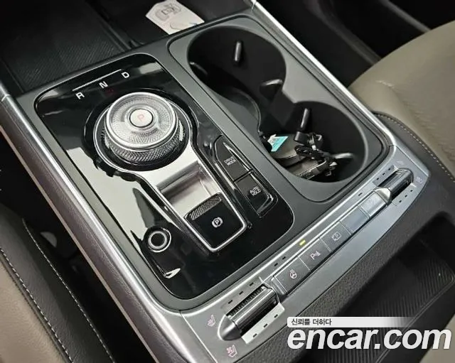 Kia Carnival 2024 thumb 8