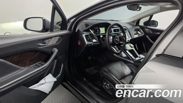 Jaguar I-PACE 2019 thumb 10