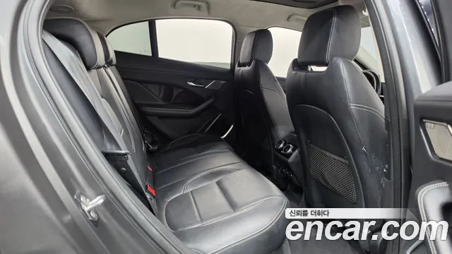 Jaguar I-PACE 2019 thumb 11