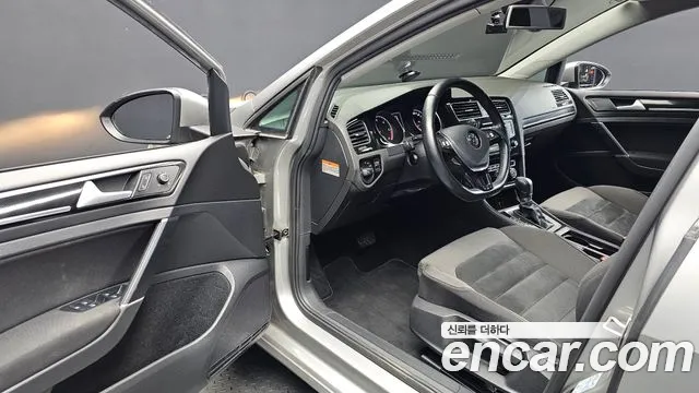 Volkswagen Golf Sportsvan 2014 thumb 10