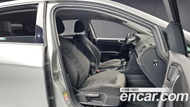 Volkswagen Golf Sportsvan 2014 thumb 11