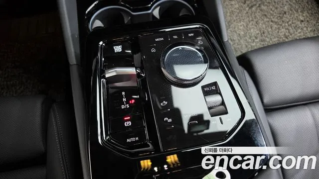 BMW 5-Series 2024 thumb 9