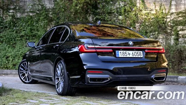 BMW 7-Series 2021 thumb 7