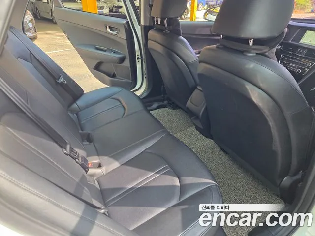 Kia K5 2017 thumb 10