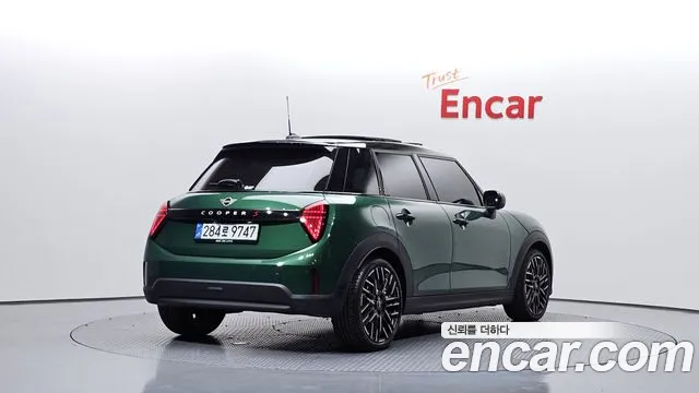 MINI Hatch 2025 thumb 2